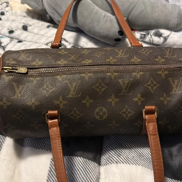 Authentic Louis Vuitton monogram Papillion 30 with pouch - Picture 2 of 16